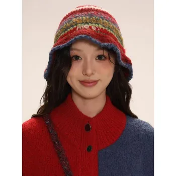 Вязаная шапка за басейна в японската ретро-червени контрастни лента с кука за ръце, в есенно-зимната мода топла шапка-кофа за жени