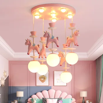 Окачен лампа за детска стая, светло розово дървена лампа под формата на коне за момичета и момчета, окачена лампа с хубав модел, висящи лампи за спалня